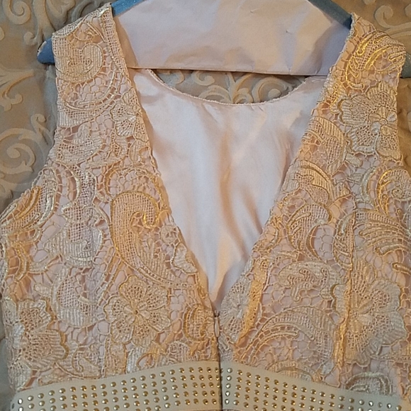 Lucy & Co formal gown - Picture 7 of 9